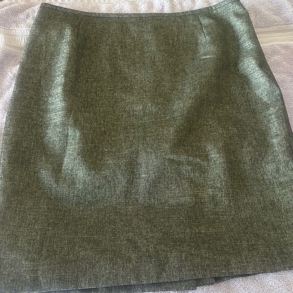 Le Suit Casual Skirt! Great with boots and leggings!